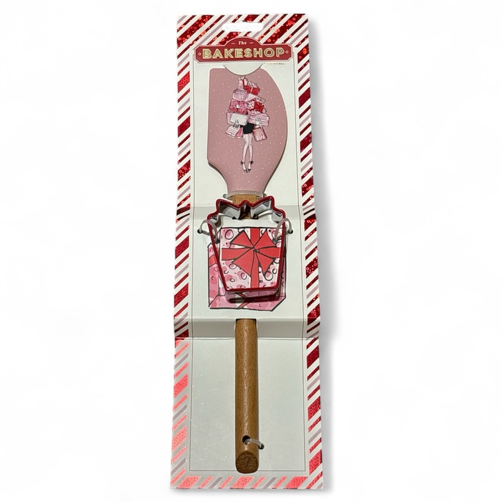Bakeshop Spatula with Cookie Cutter